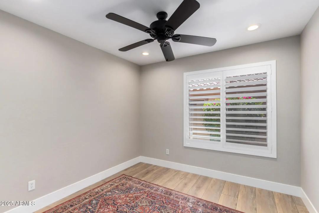 Real Estate Picture 22