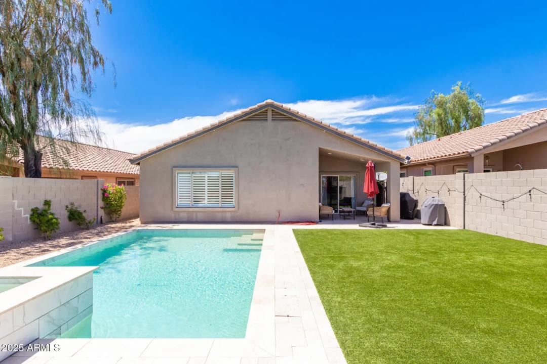 Real Estate Picture 30