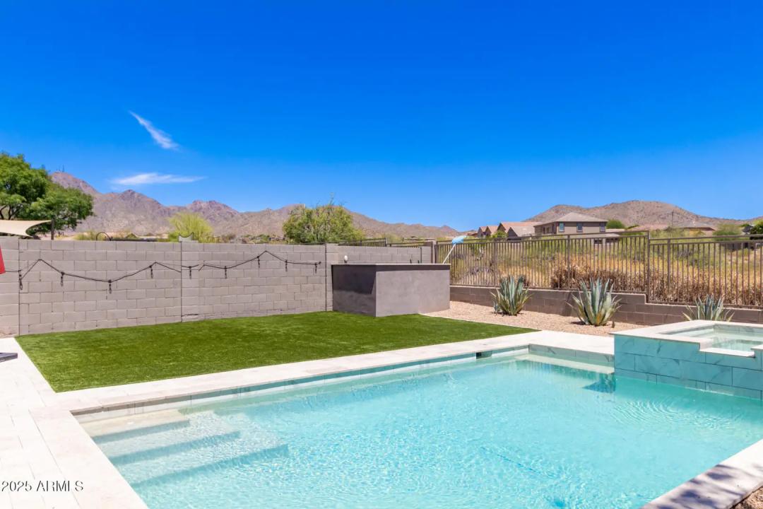 Real Estate Picture 33