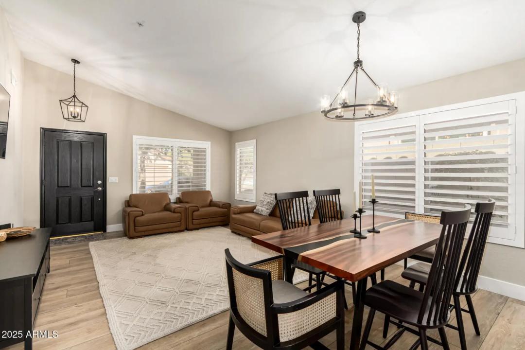 Real Estate Picture 5