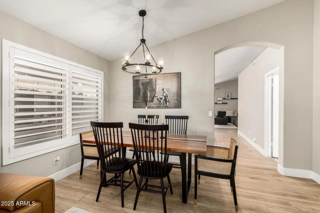 Real Estate Picture 7