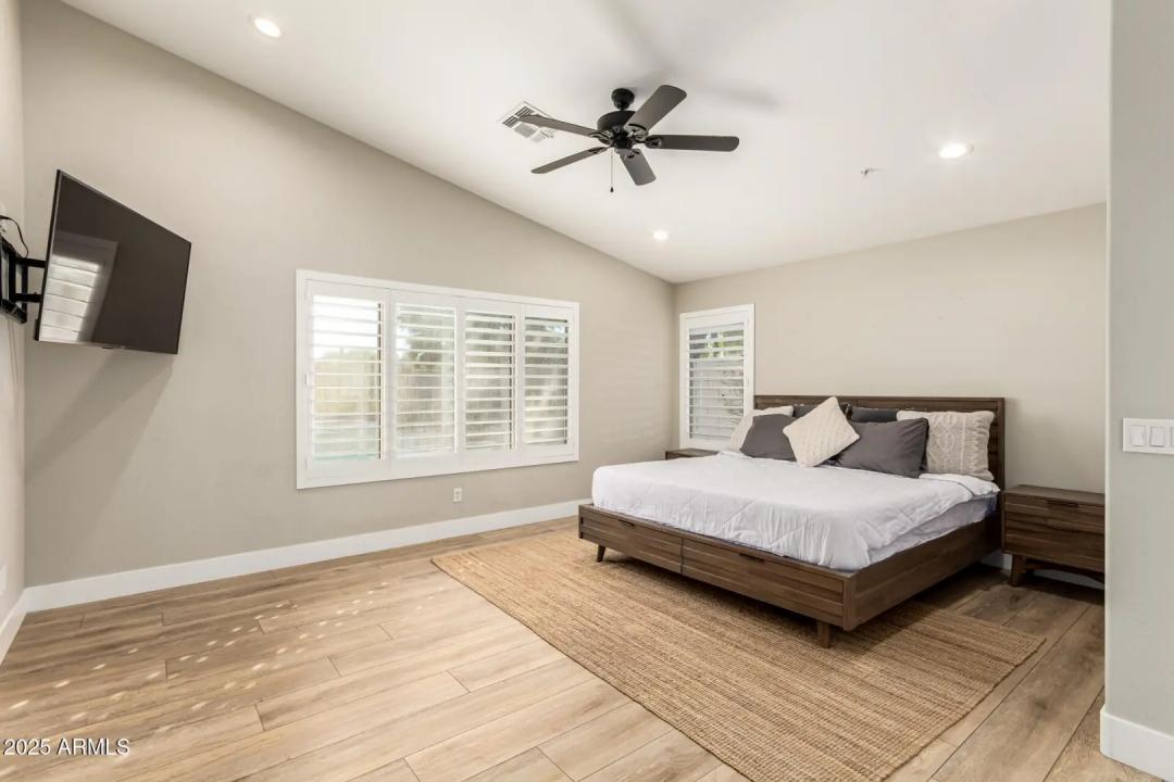 Real Estate Picture 15