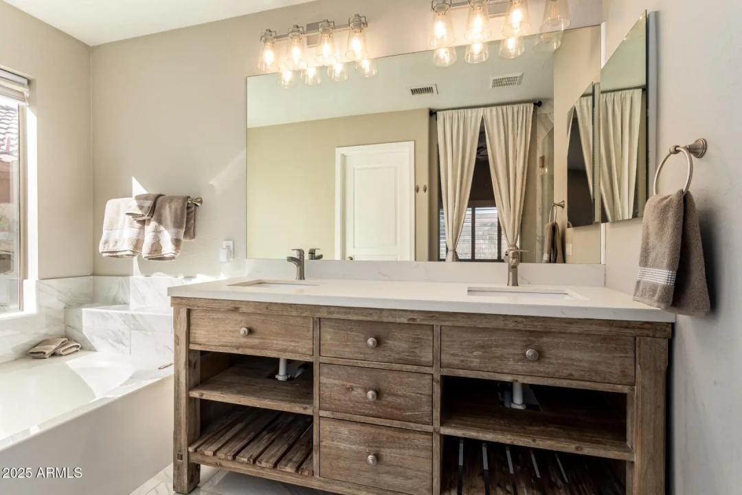 Real Estate Picture 17