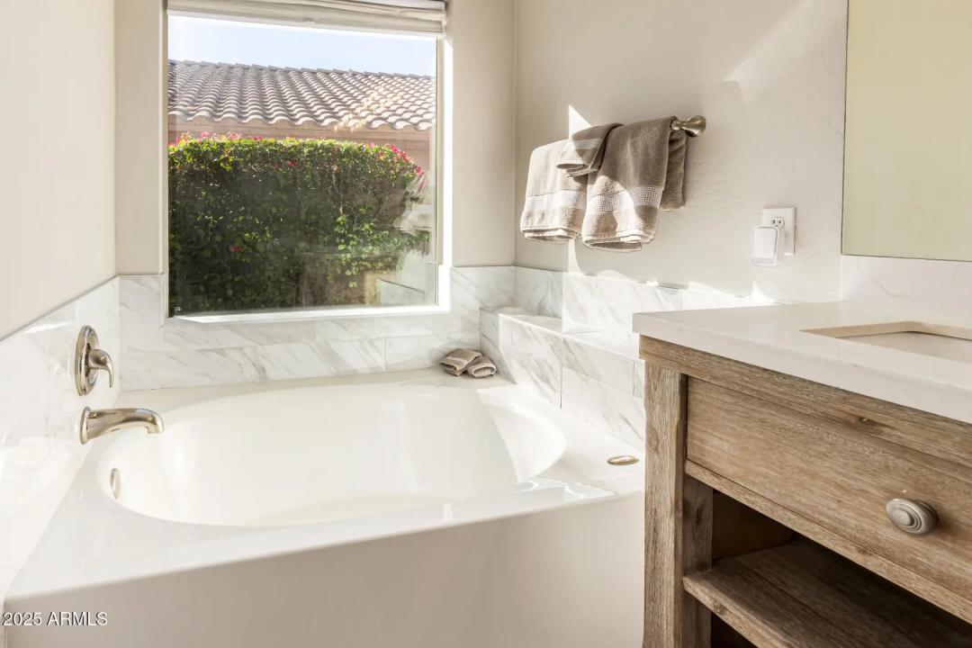 Real Estate Picture 18