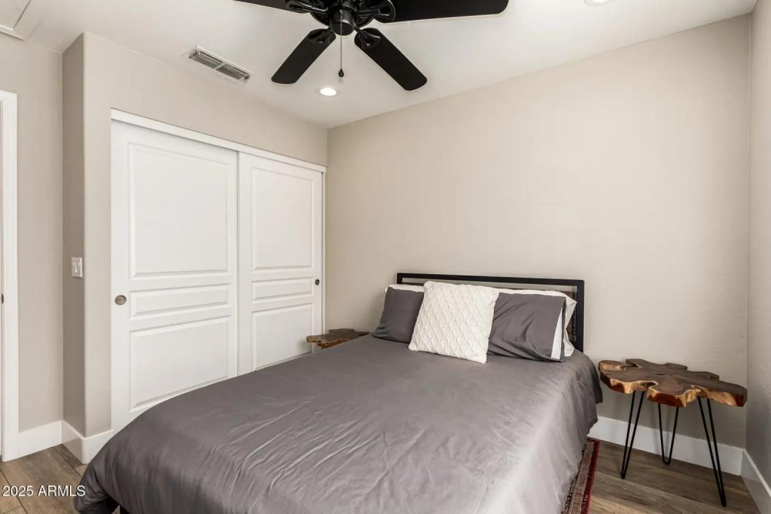 Real Estate Picture 22