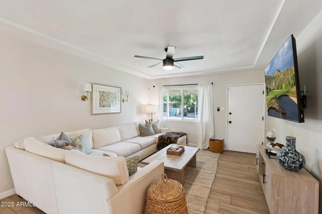 Real Estate Picture 4