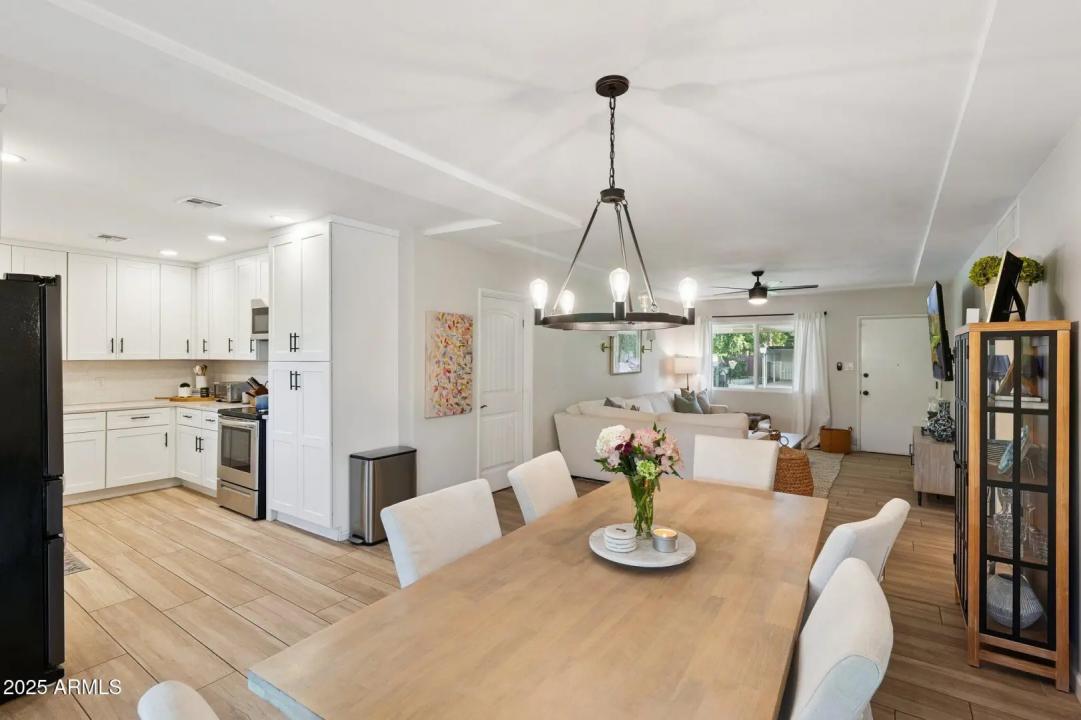 Real Estate Picture 7