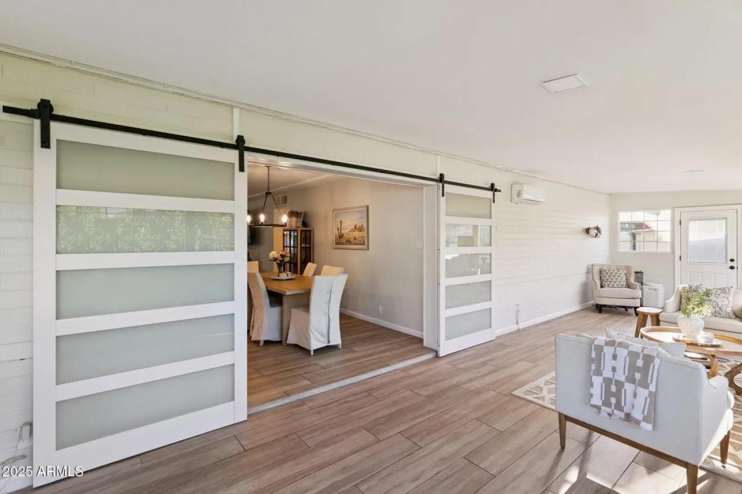 Real Estate Picture 12