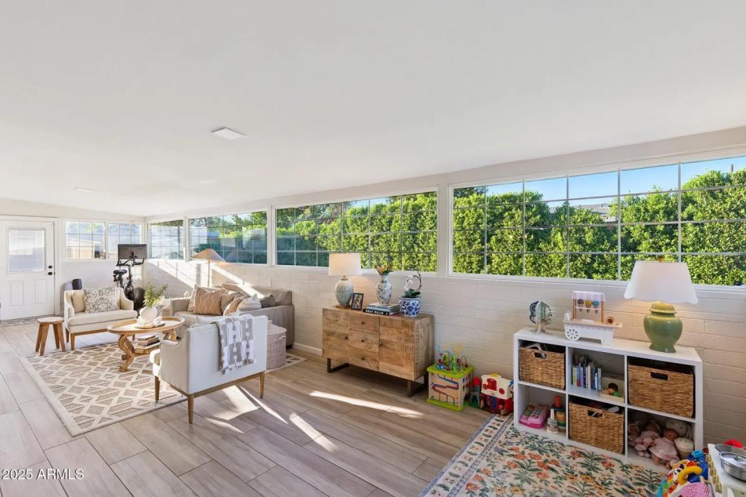 Real Estate Picture 15
