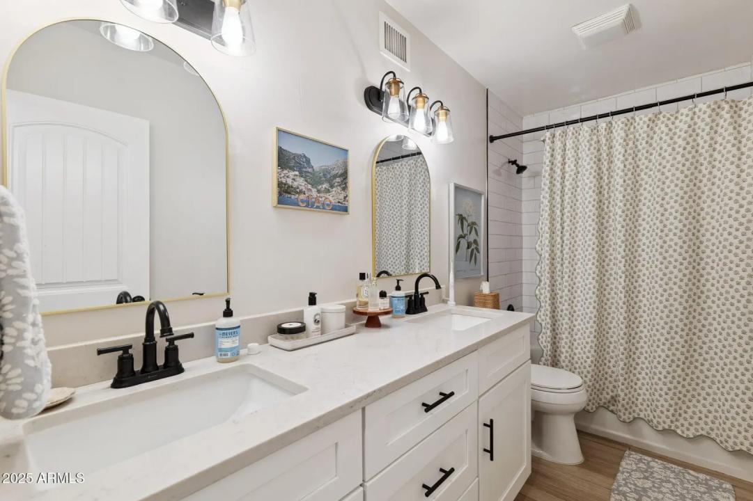 Real Estate Picture 18