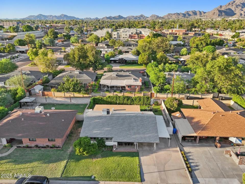 Real Estate Picture 30