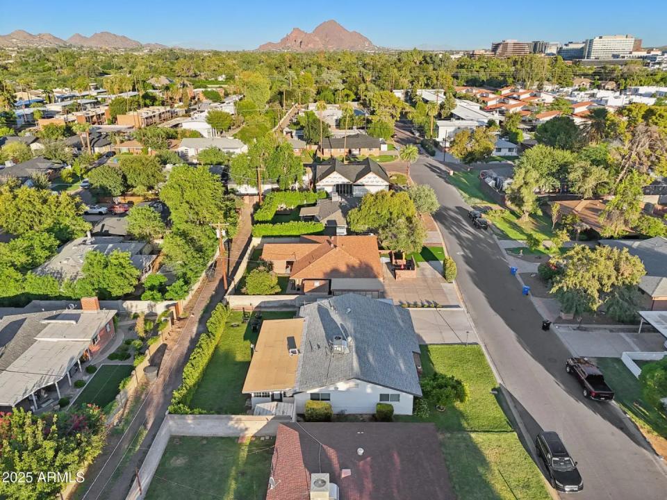 Real Estate Picture 32