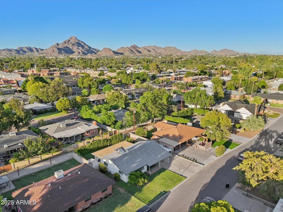 Real Estate Picture 33