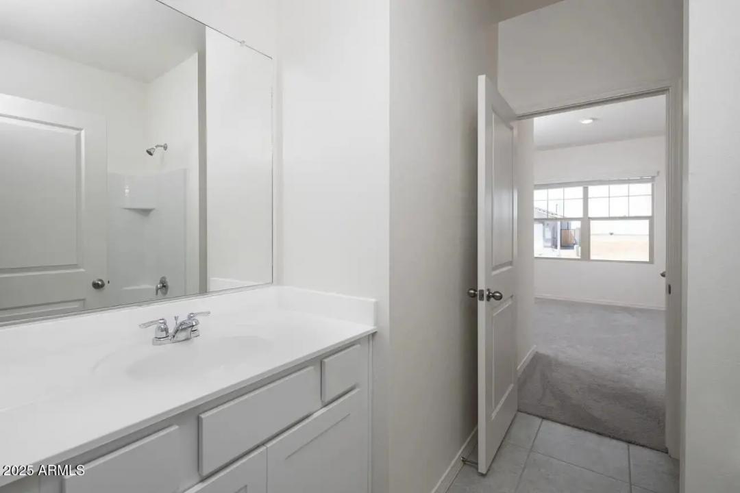 Real Estate Picture 8