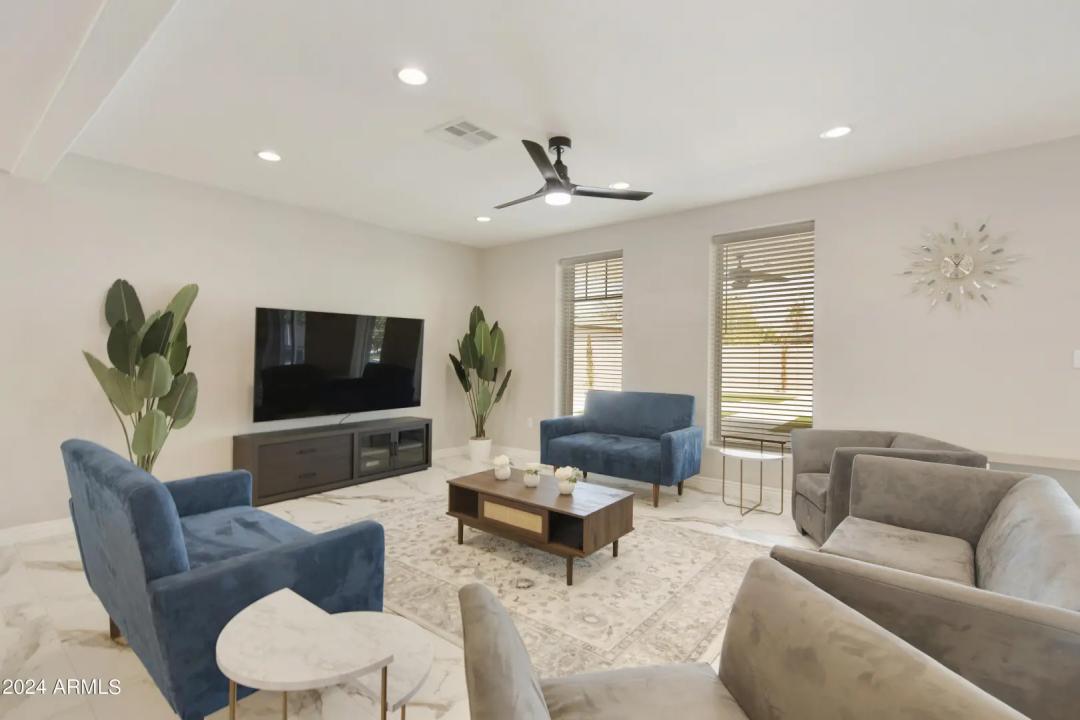 Real Estate Picture 7