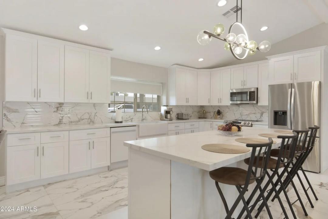 Real Estate Picture 9
