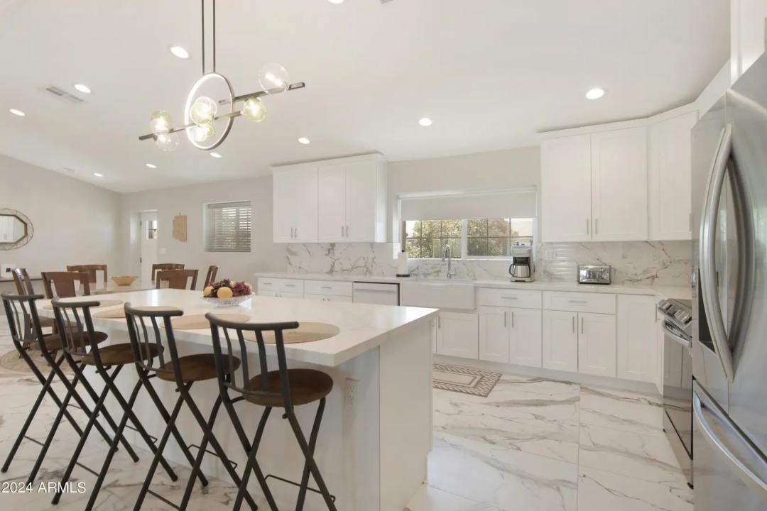 Real Estate Picture 10