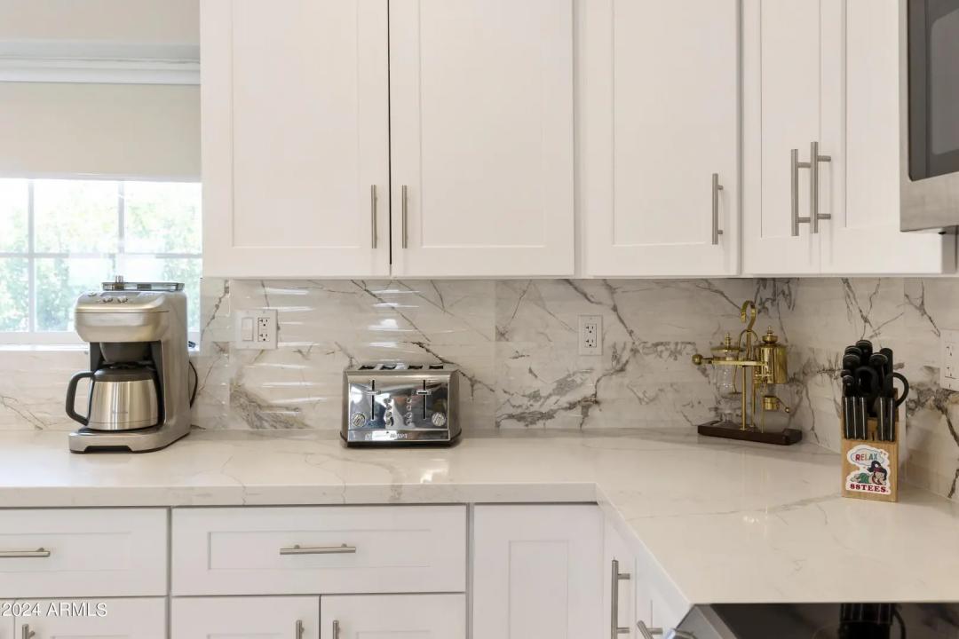 Real Estate Picture 11