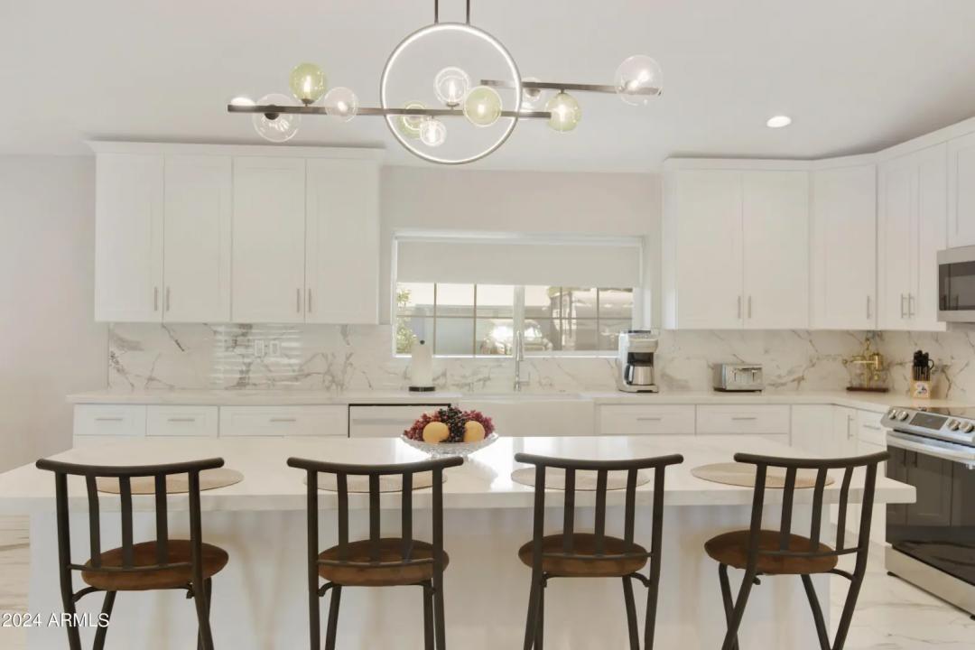 Real Estate Picture 12