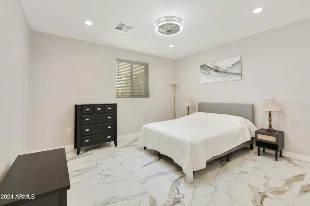 Real Estate Picture 16