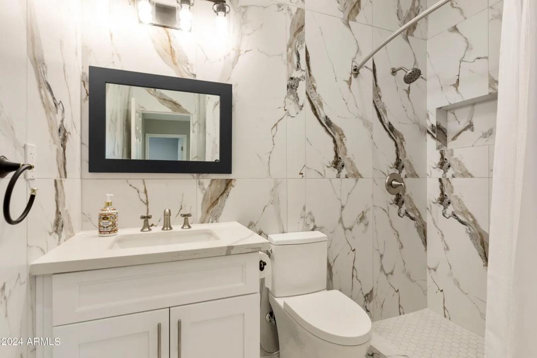 Real Estate Picture 18