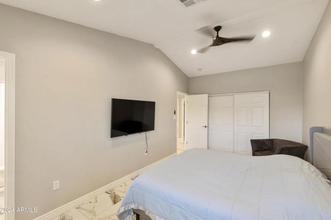 Real Estate Picture 19
