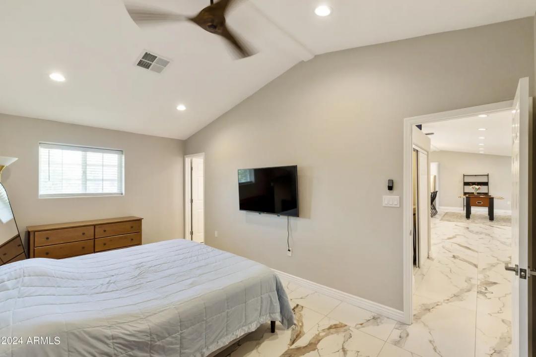 Real Estate Picture 20