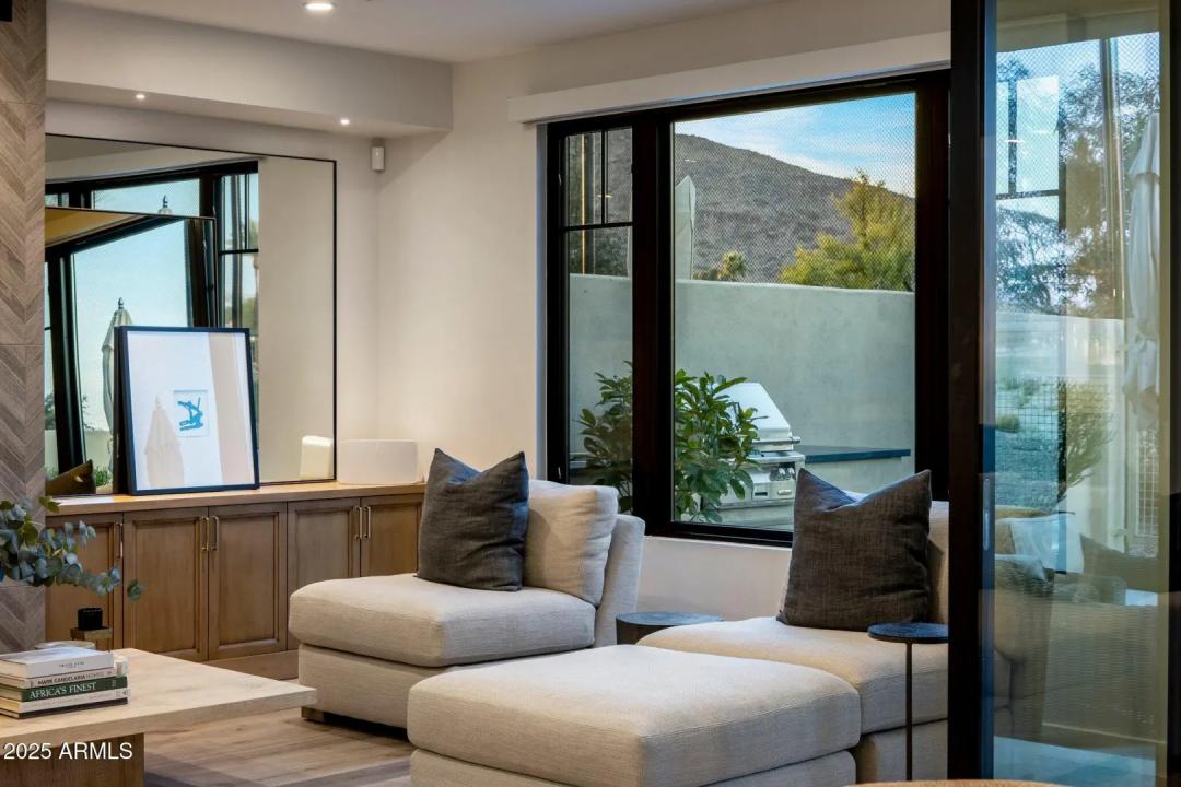 Real Estate Picture 14