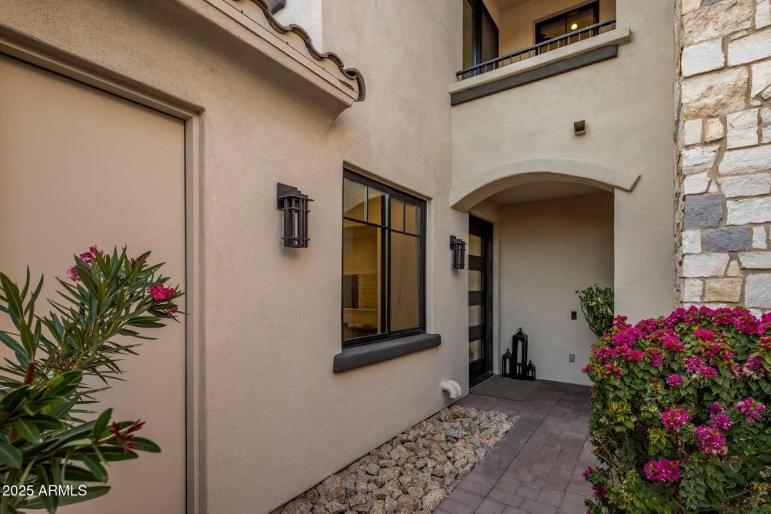 Real Estate Picture 3
