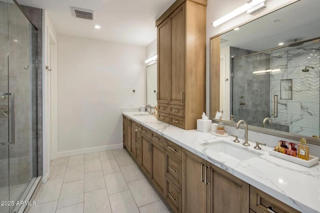 Real Estate Picture 24