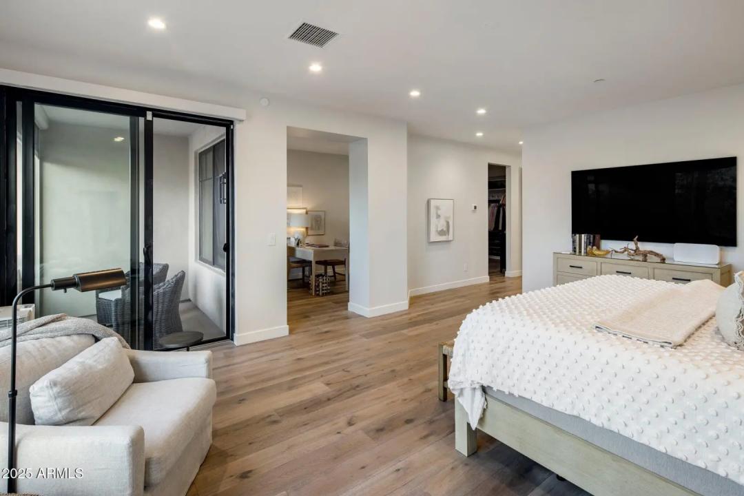 Real Estate Picture 18