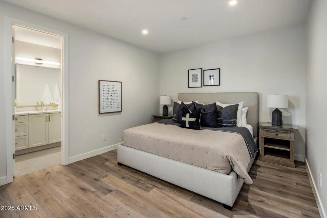 Real Estate Picture 27