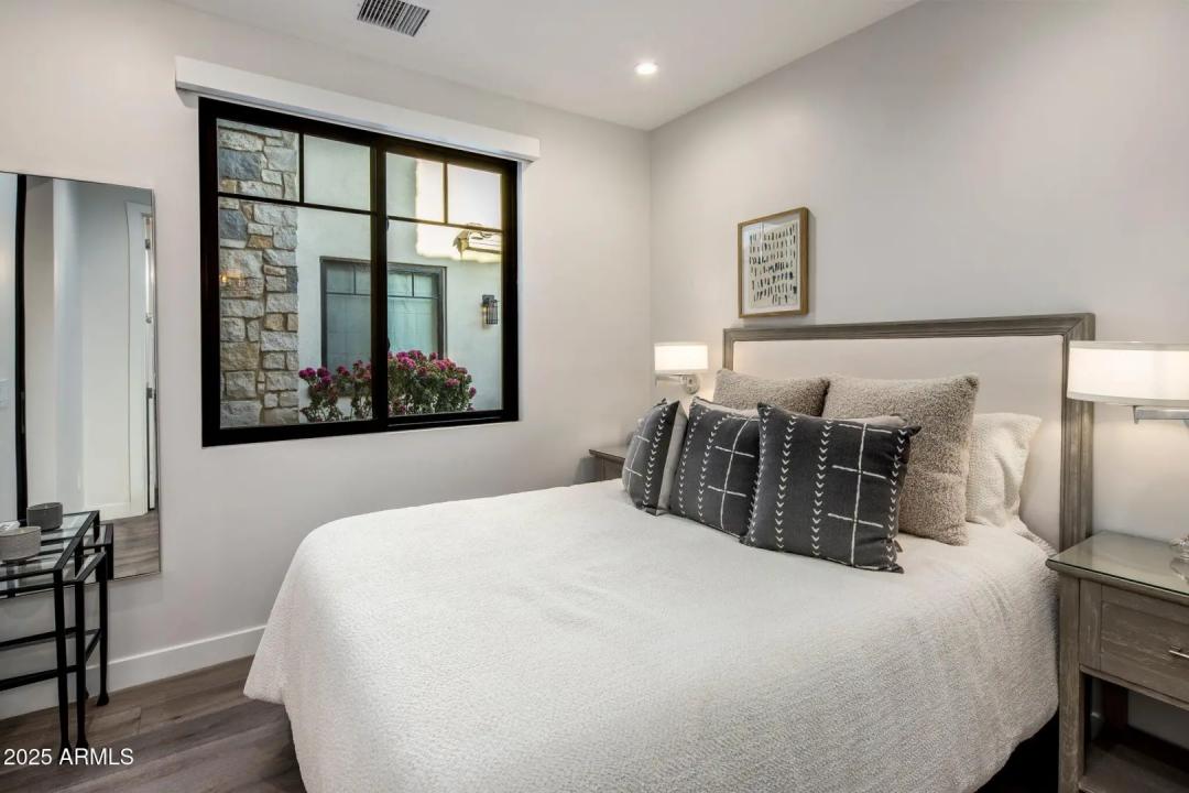 Real Estate Picture 35
