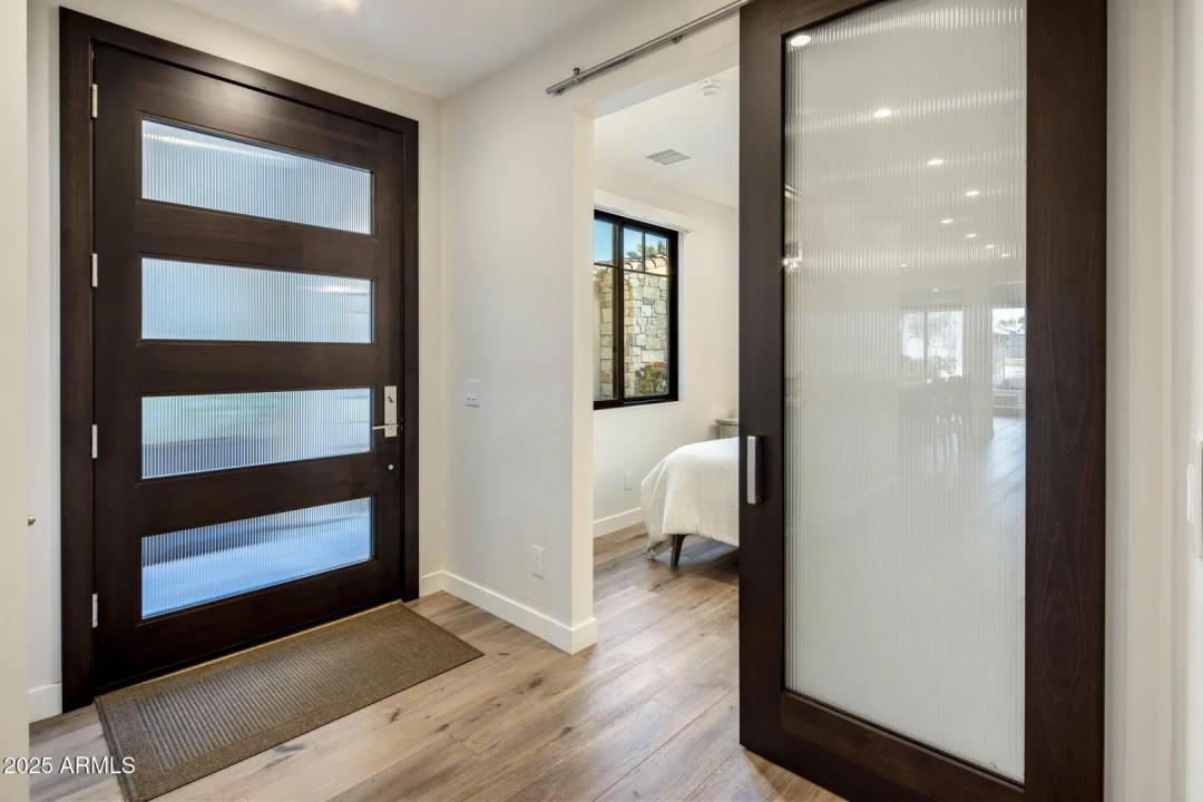 Real Estate Picture 4