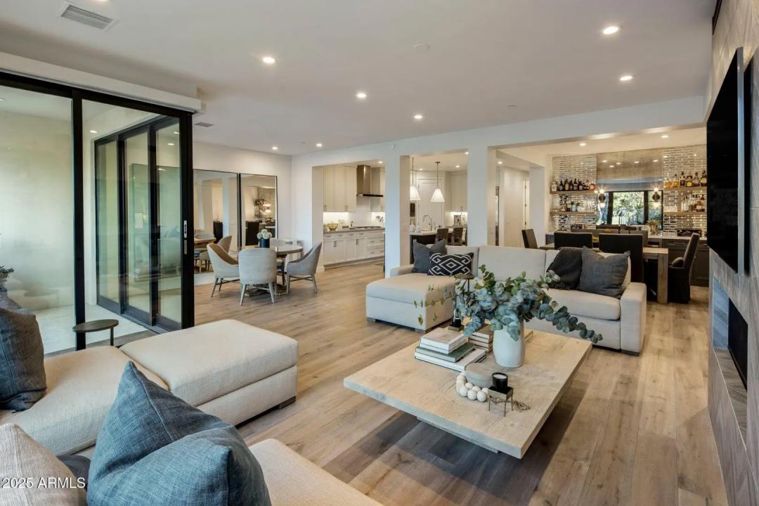 Real Estate Picture 13