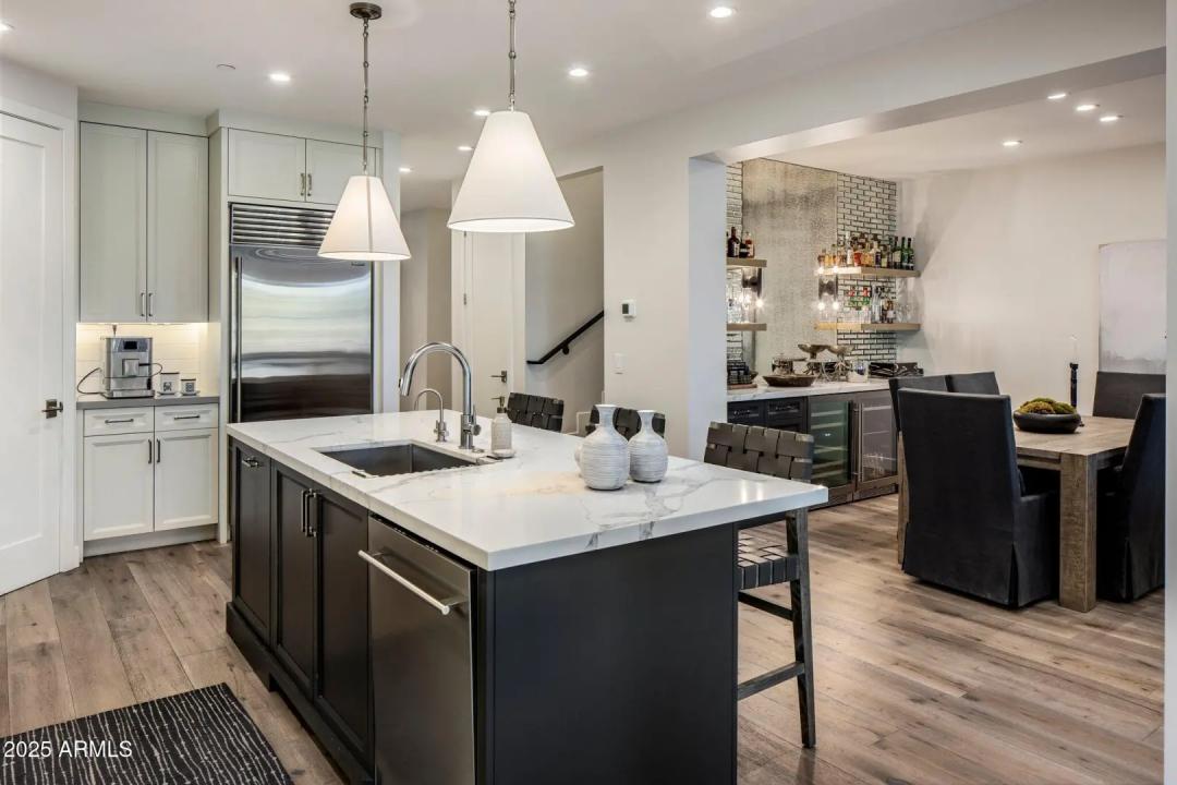 Real Estate Picture 5
