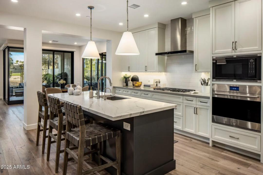 Real Estate Picture 6