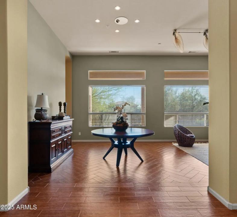 Real Estate Picture 7