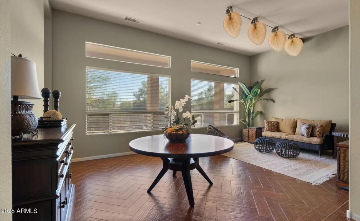 Real Estate Picture 8