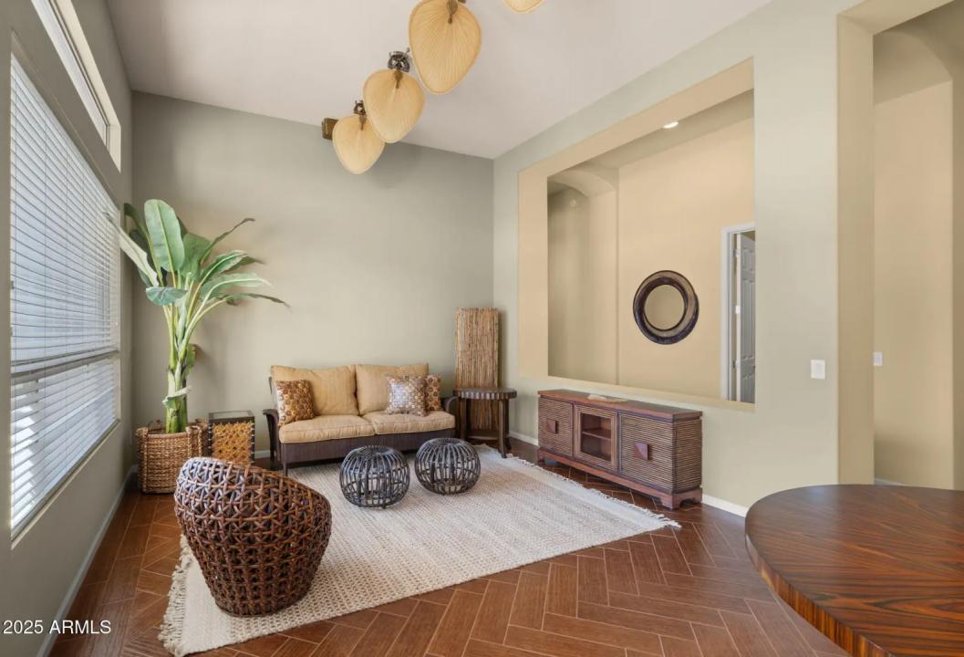 Real Estate Picture 9