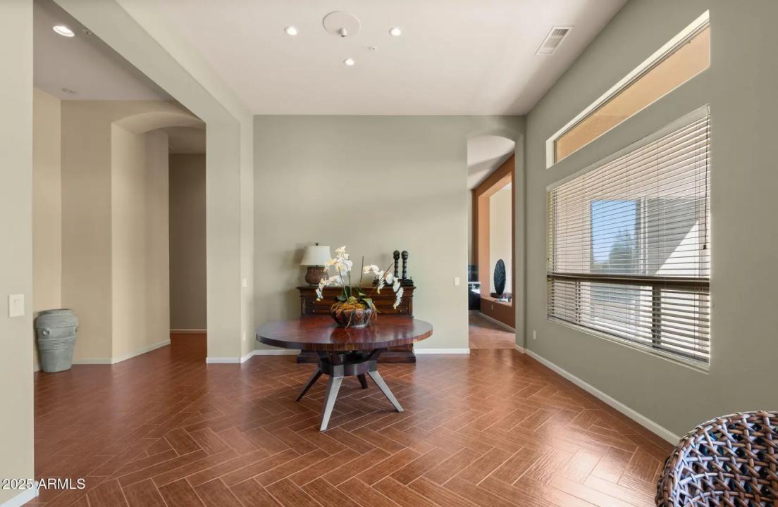Real Estate Picture 10