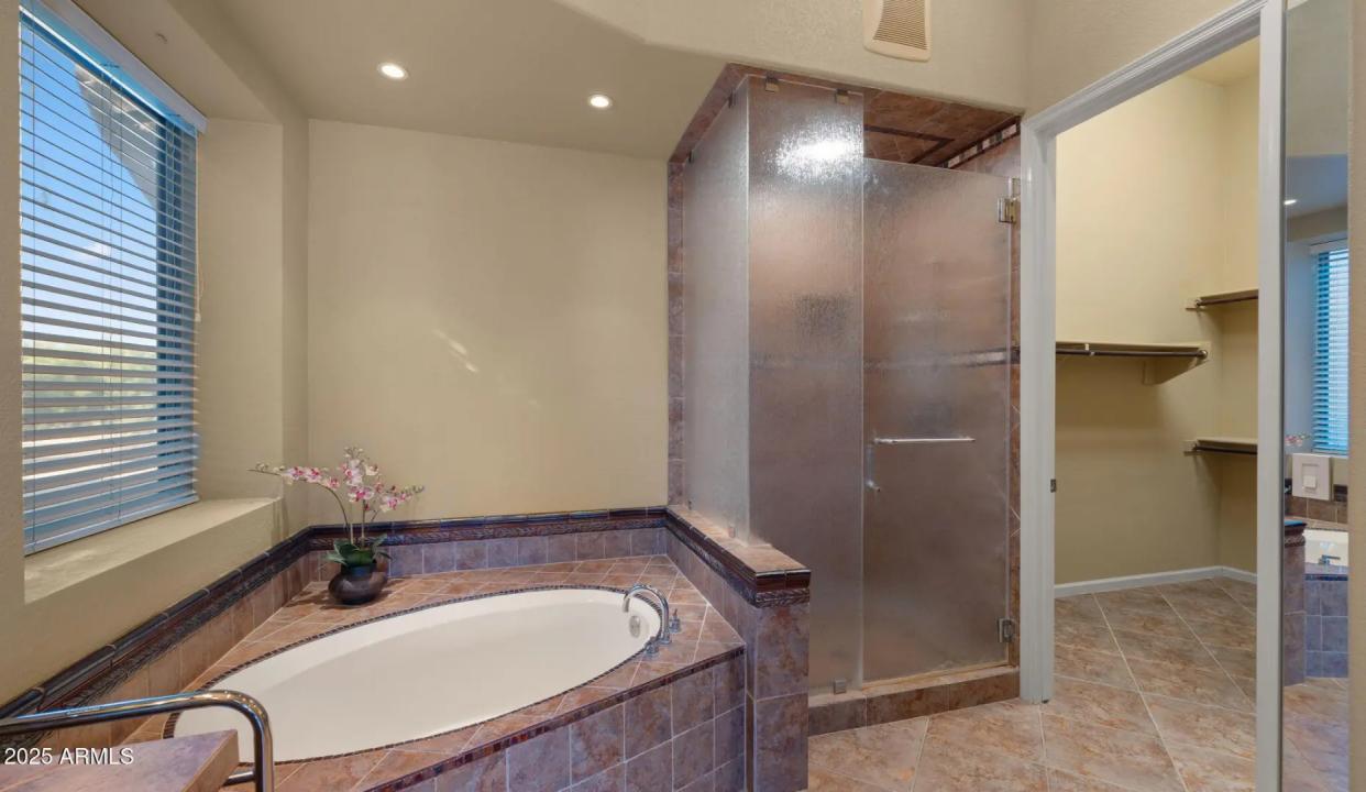 Real Estate Picture 28