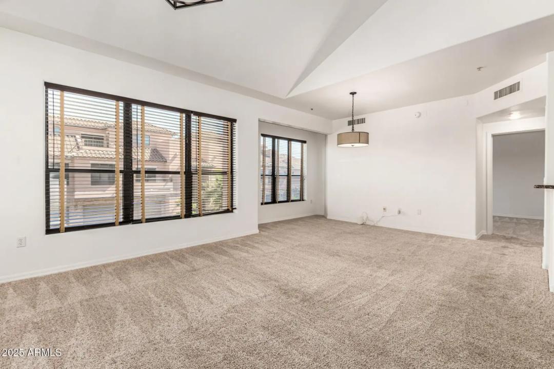 Real Estate Picture 3
