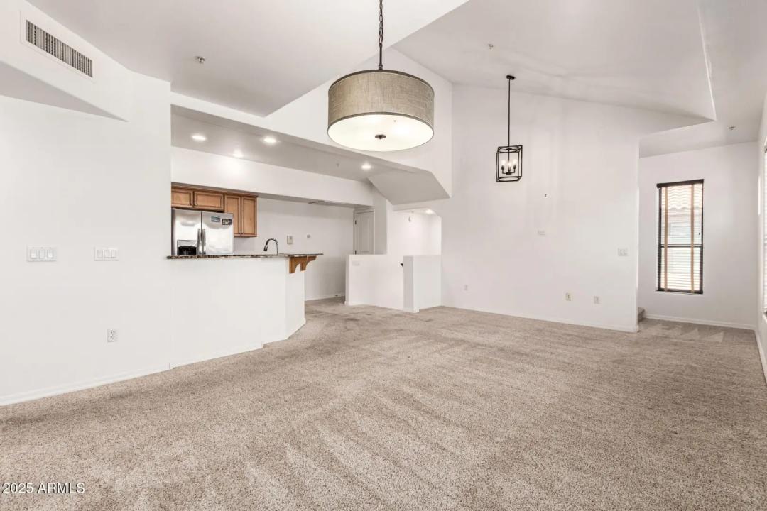 Real Estate Picture 4