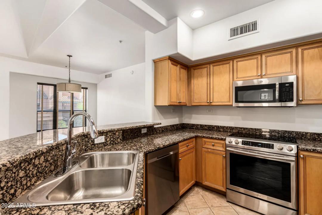 Real Estate Picture 7