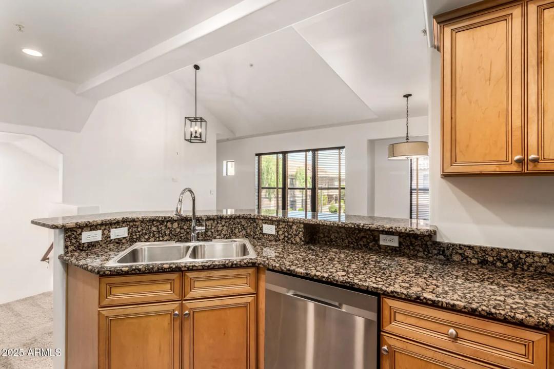 Real Estate Picture 8