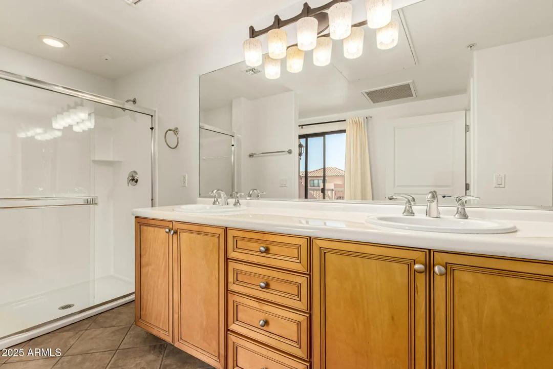 Real Estate Picture 15
