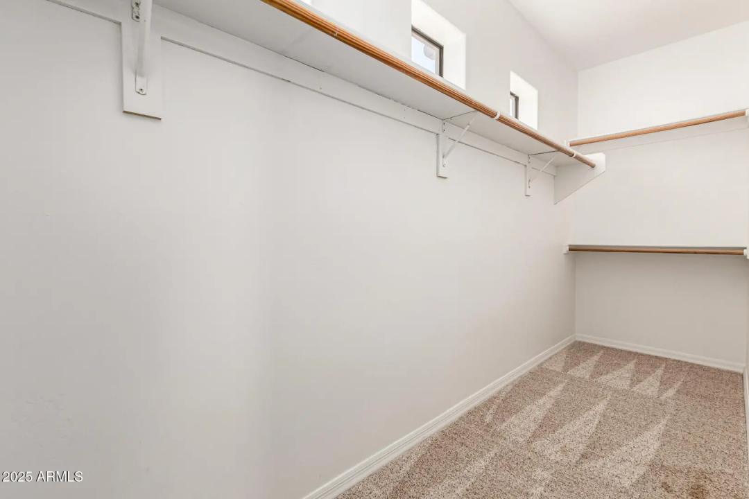 Real Estate Picture 14