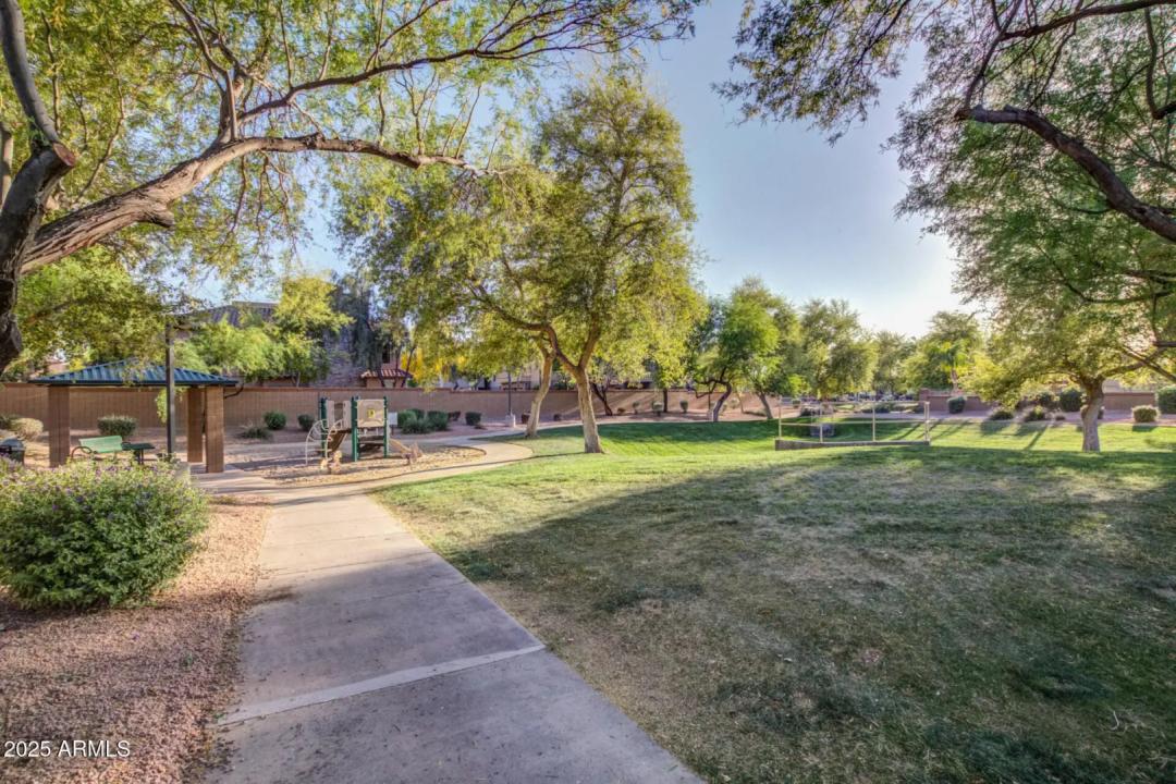 Real Estate Picture 26