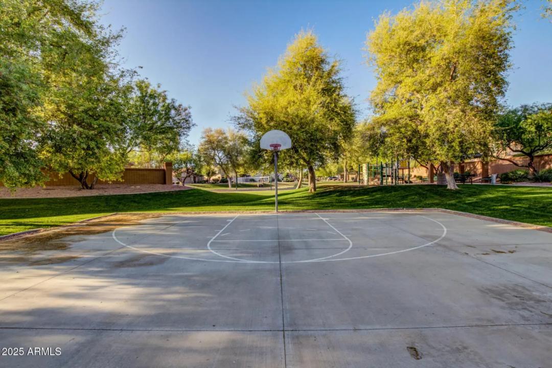 Real Estate Picture 32